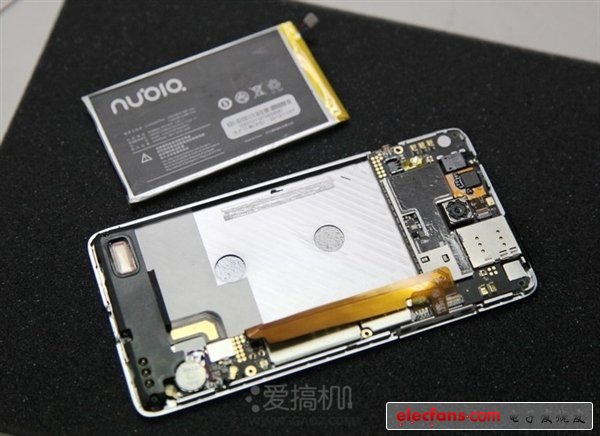 真值3456？拆開nubia Z5一探究竟